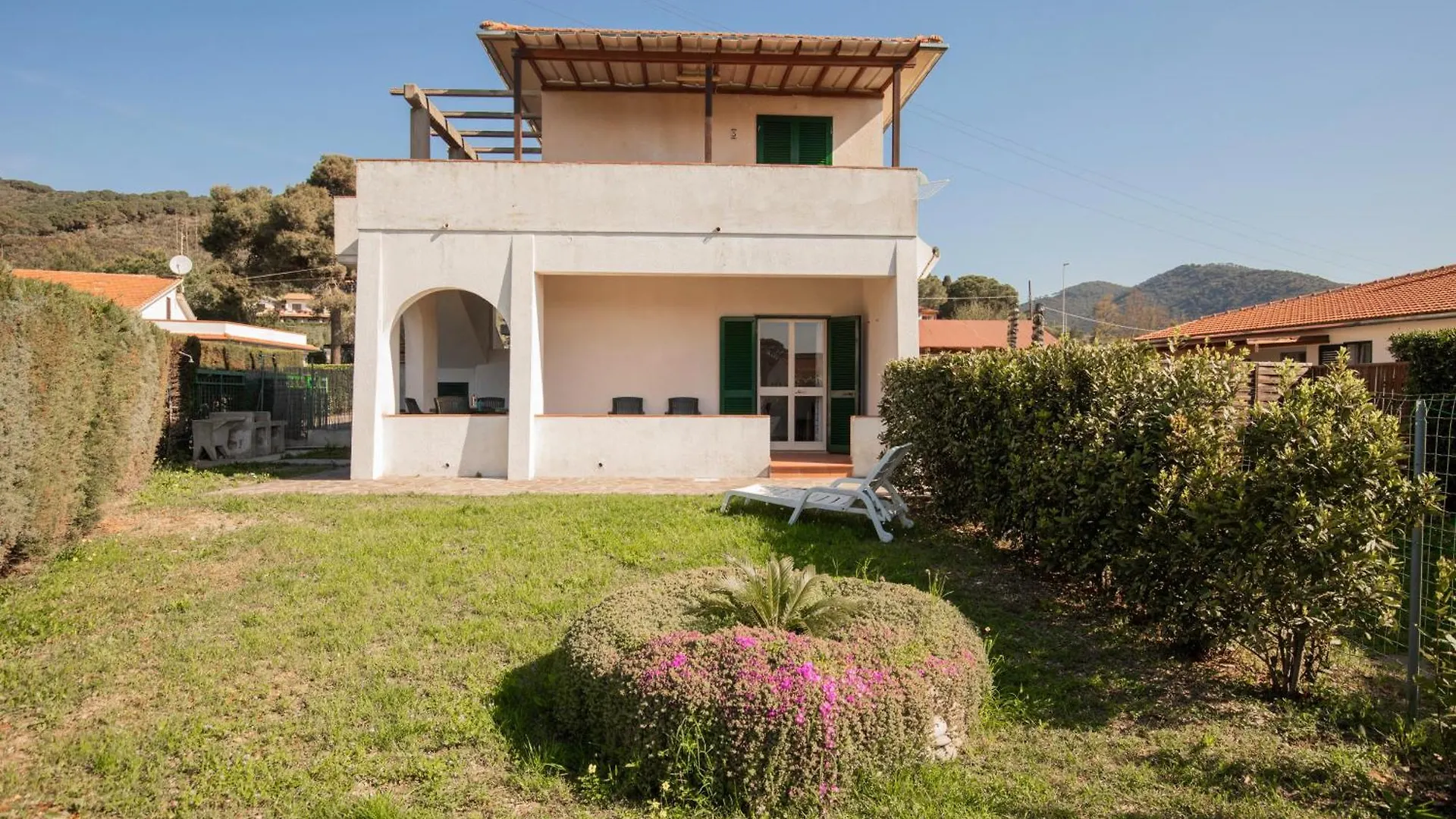 Lacona Mare By Helloelba contacts